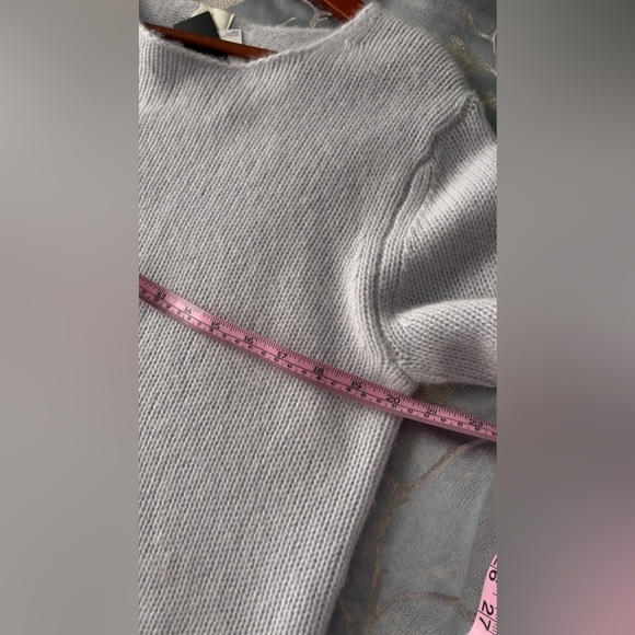 New 100% Cashmere joie Cozy Light Gray Sweater Woman’s - Picture 5 of 11